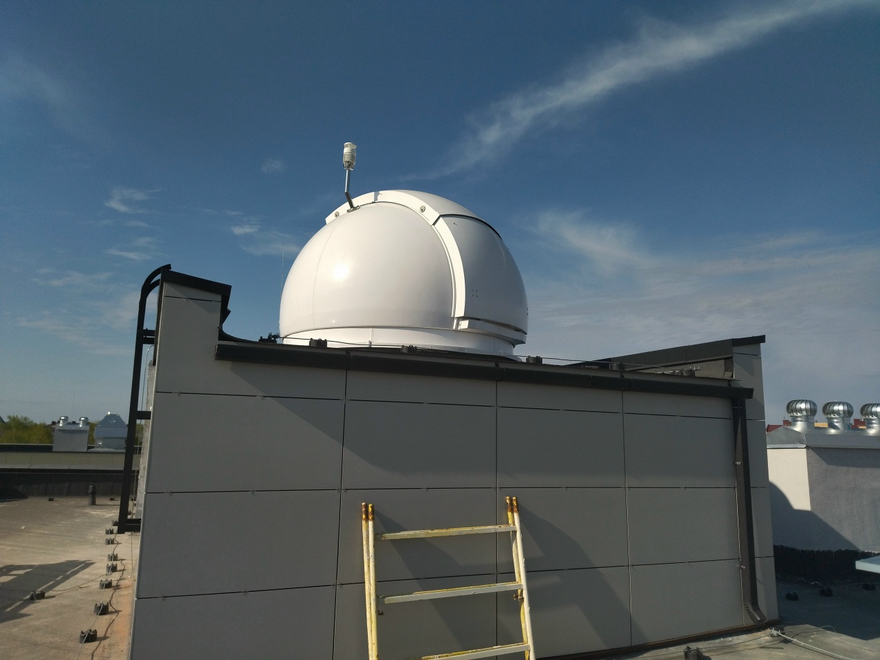 установлен телескоп системы ШК Celestron EdgeHD 1100